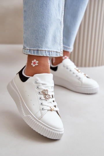 sneakers met platte zolen gemaakt van eco-leer Z Pryznakami Wit-zwarte kleur Cillione