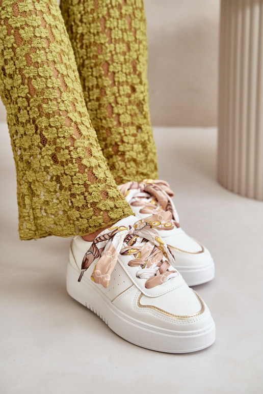 Sneakers model schoenen Dames met plateau Met decoratieve veters in de kleur wit Mistra Sneakers model schoenen Dames met plateau Met decoratieve veters in de kleur wit Mistra