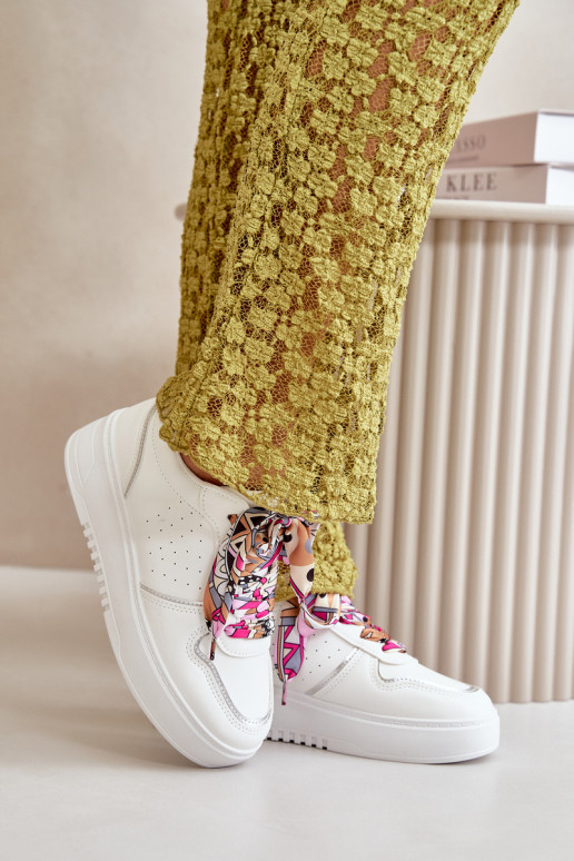 Sneakers model schoenen Dames met plateau Met decoratieve veters in de kleur wit Mistra Sneakers model schoenen Dames met plateau Met decoratieve veters in de kleur wit Mistra
