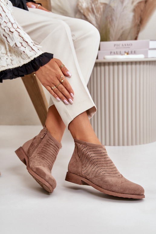 Dameslaarzen met brede hakken met opengewerkte elementen bruine kleur S.Barski HY42-076