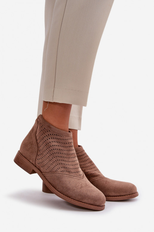 Dameslaarzen met brede hakken met opengewerkte elementen bruine kleur S.Barski HY42-076