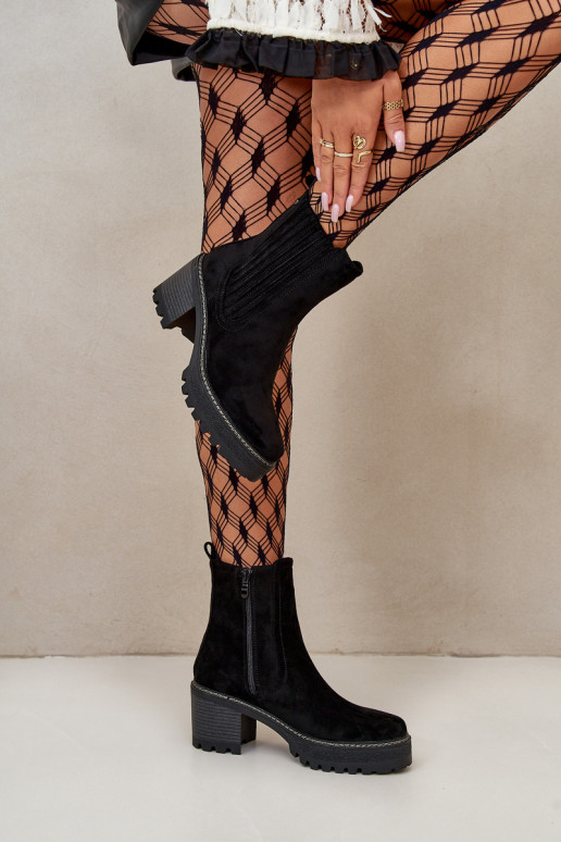 Dameslaarzen Z gemaakt van eco-suède verwarmd in de zwarte kleur Nevitas Dameslaarzen Z gemaakt van eco-suède verwarmd in de zwarte kleur Nevitas