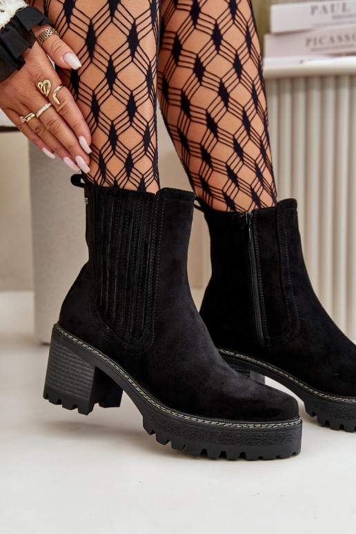 Dameslaarzen Z gemaakt van eco-suède verwarmd in de zwarte kleur Nevitas Dameslaarzen Z gemaakt van eco-suède verwarmd in de zwarte kleur Nevitas