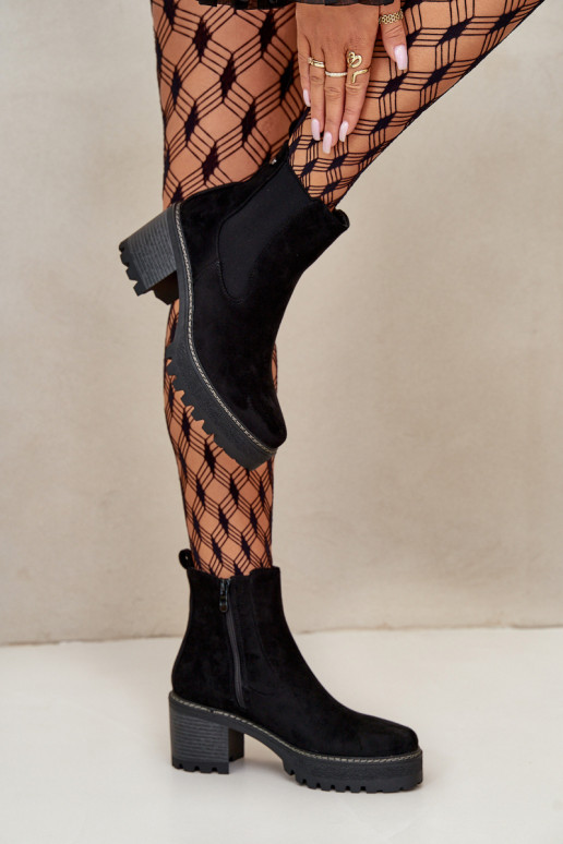 Dameslaarzen verwarmd met hakken gemaakt van eco-suède in de zwarte kleur Irissinae