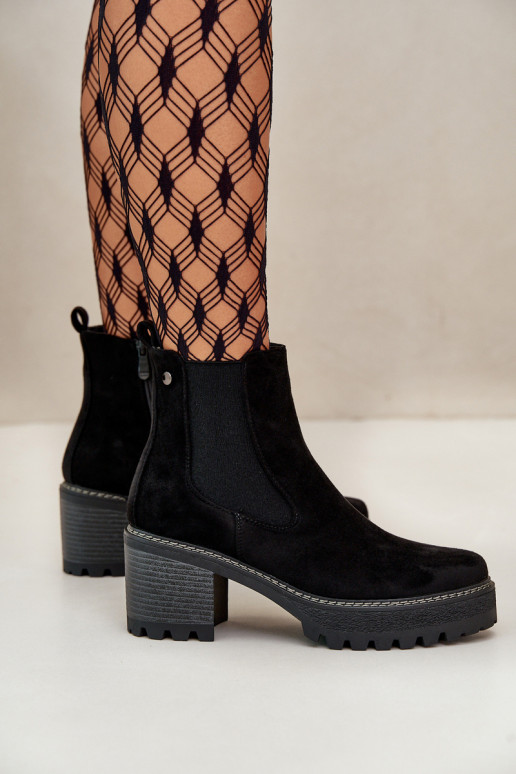 Dameslaarzen verwarmd met hakken gemaakt van eco-suède in de zwarte kleur Irissinae