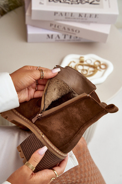 Dameslaarzen verwarmd met hakken gemaakt van eco-suède in de bruine kleur Irissinae