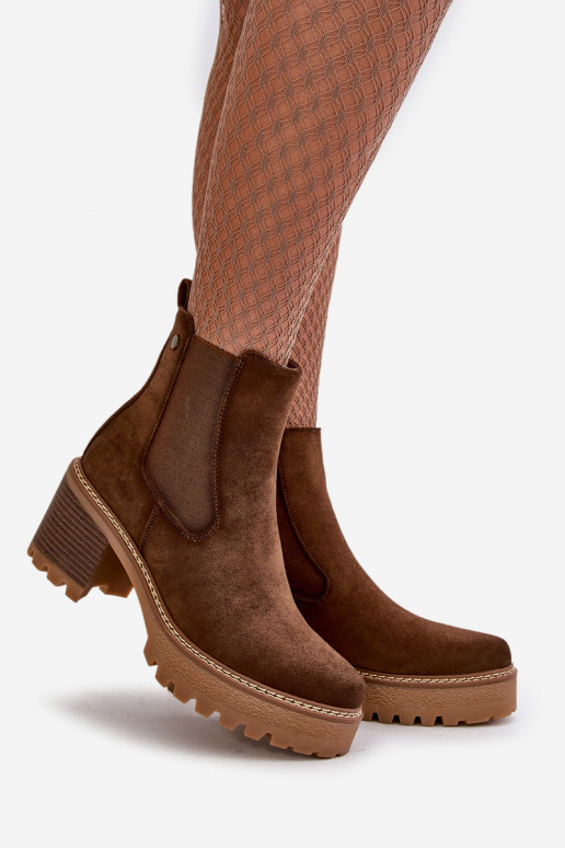 Dameslaarzen verwarmd met hakken gemaakt van eco-suède in de bruine kleur Irissinae