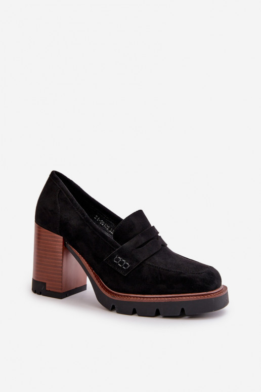 Damesschoenen met hoge hakken gemaakt... Damesschoenen met hoge hakken gemaakt...