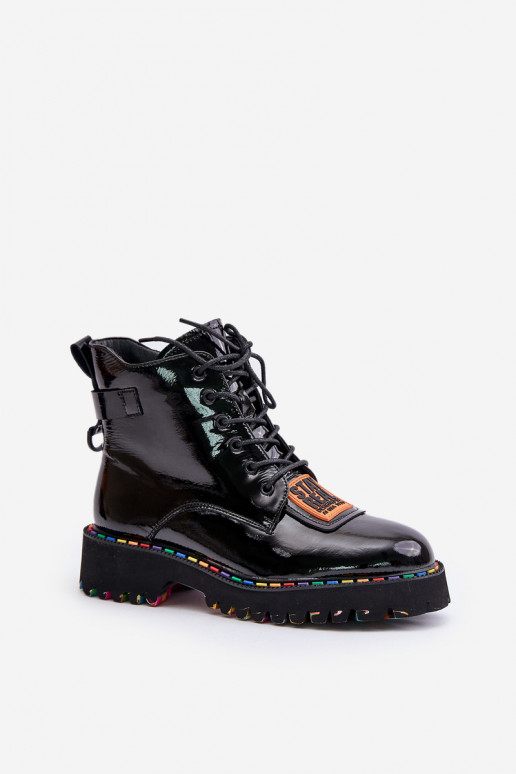 Gelakte laarzen in zwarte kleur met... Gelakte laarzen in zwarte kleur met...