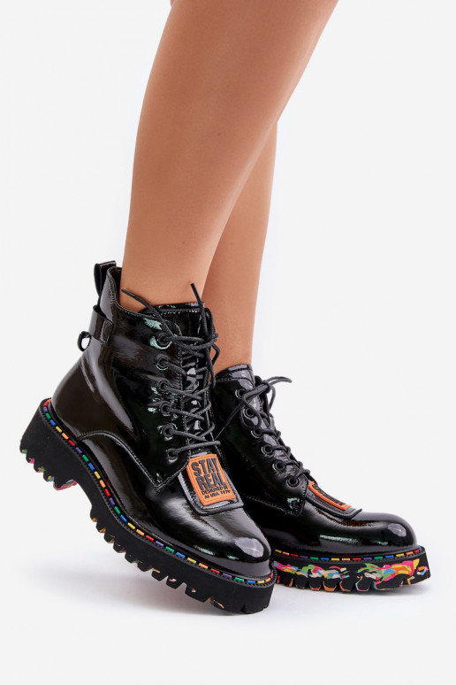 Gelakte laarzen in zwarte kleur met... Gelakte laarzen in zwarte kleur met...