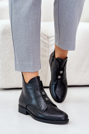 Gevoerde dameslaarsjes met...