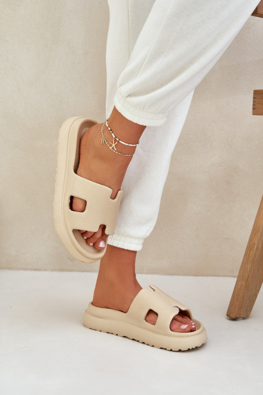 LichtgeInicht pantoffels Slippers Met uitsparingen beige Neladith LichtgeInicht pantoffels Slippers Met uitsparingen beige Neladith