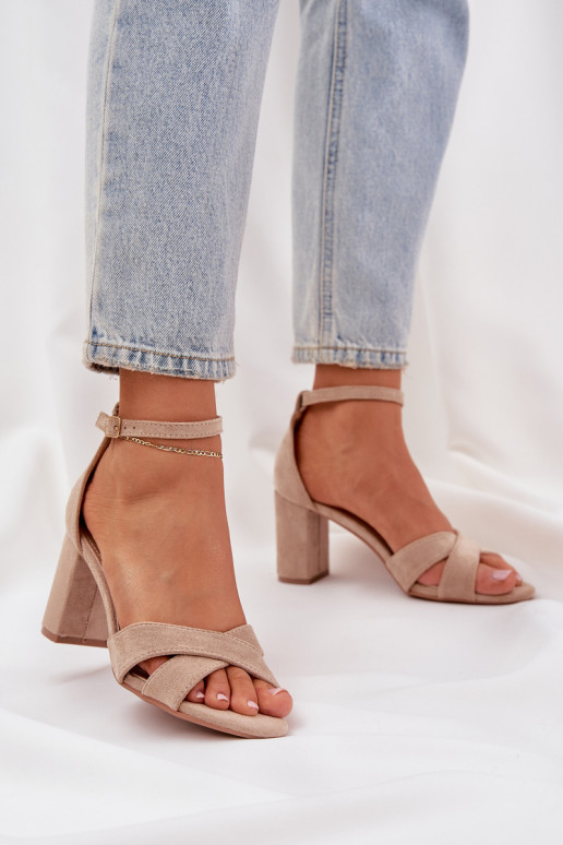 sandalen Op SłupkoInym Obcasie Z van eco-suèdeu beige Saniffia sandalen Op SłupkoInym Obcasie Z van eco-suèdeu beige Saniffia