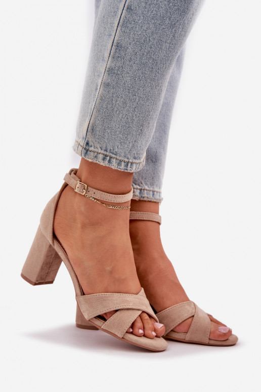 sandalen Op SłupkoInym Obcasie Z van eco-suèdeu beige Saniffia sandalen Op SłupkoInym Obcasie Z van eco-suèdeu beige Saniffia