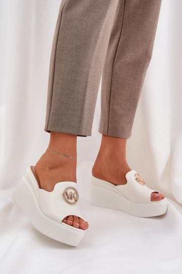 Slippers met platform I Koturnie met ornamenten Initte kleur Opnessia 2
