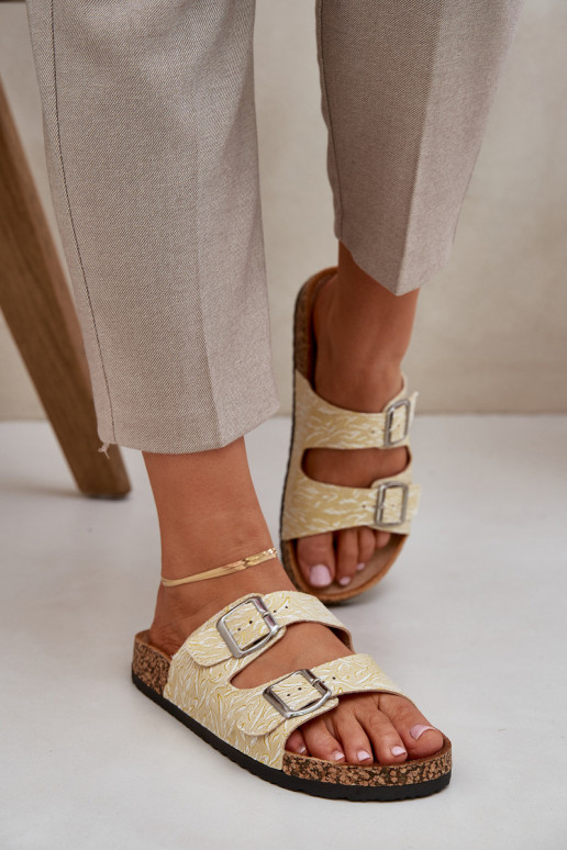 materiaal Slippers Op een kurkzool met gespen geel Atera