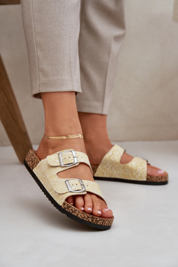 materiaal Slippers Op een kurkzool met gespen geel Atera 2