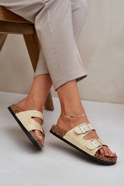 materiaal Slippers Op een kurkzool met gespen geel Atera