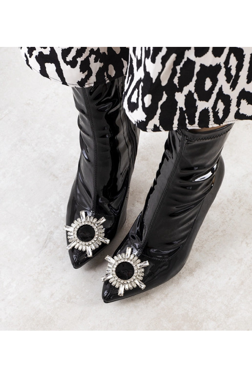 Sorte ankelstøvler i lak med Otto høj... Sorte ankelstøvler i lak med Otto høj...