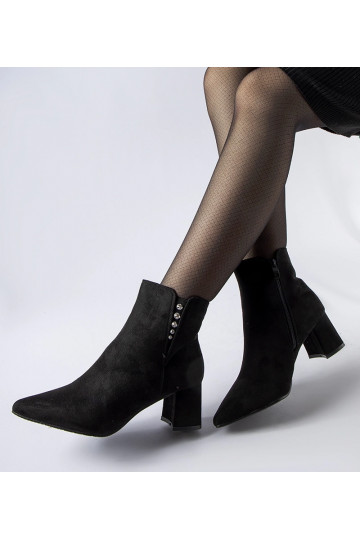 Sorte ankelstøvler i...