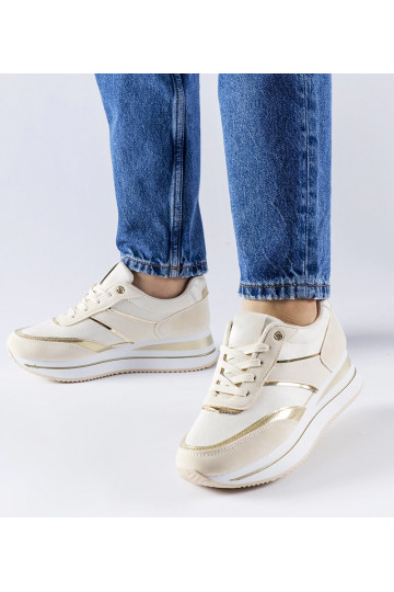 Beige sneakers på Nutter...