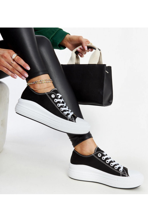 Sorte sneakers på en tyk platform Zlata
