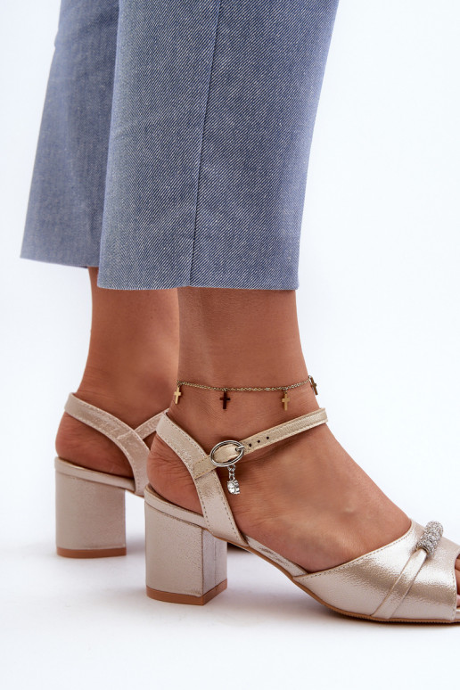 Dames sandalen van kunstleer met... Dames sandalen van kunstleer met...