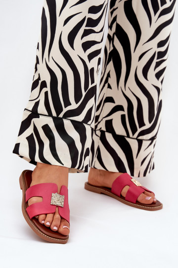 Gelijke slippers met uitsparingen en decoratie in roze kleur Bohalis 2