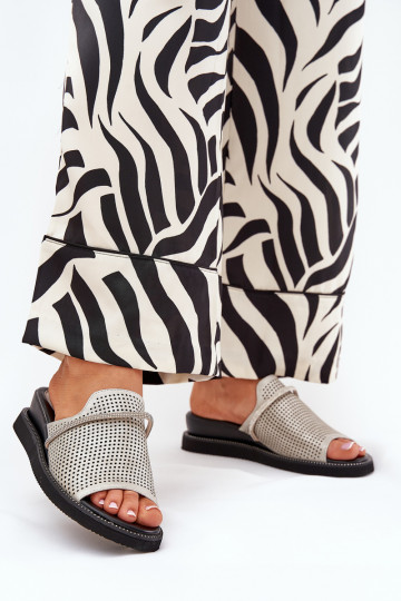 Damespantoffels Op de INig Met decoratieve streep zilvere kleur TeriInes