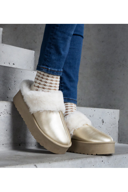 Gouden slippers met platform,... Gouden slippers met platform,...