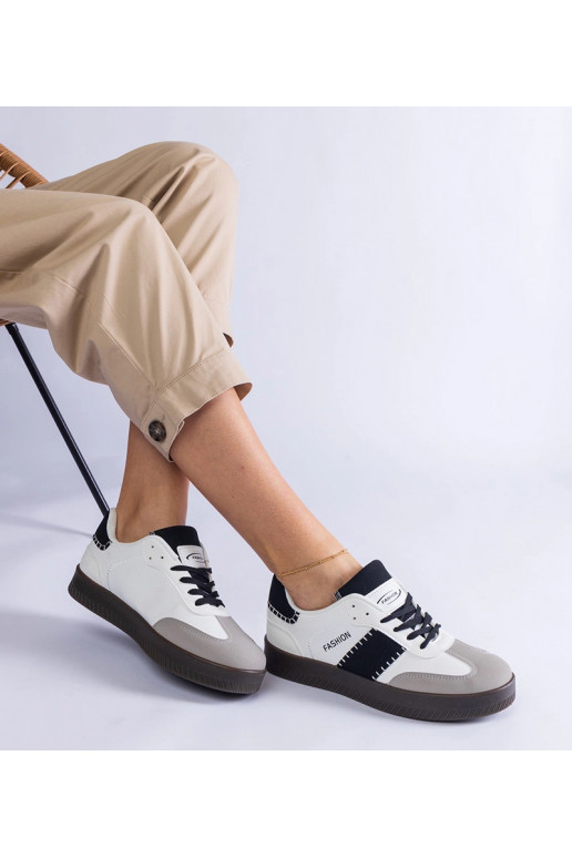 Witte sneakers op plateau met...