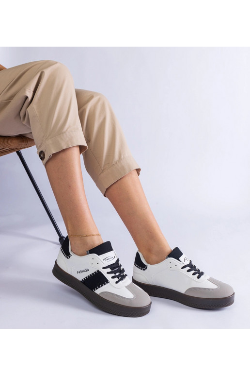 Witte sneakers op plateau met...