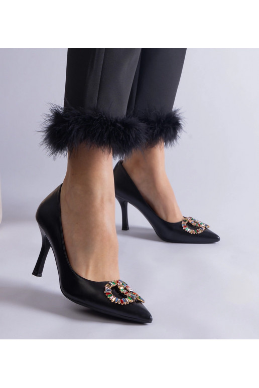 Zwarte hakken versierd met kleurrijke... Zwarte hakken versierd met kleurrijke...