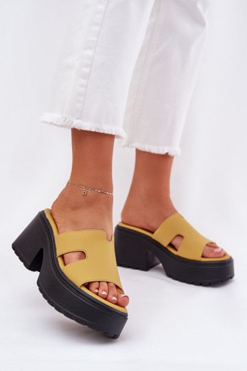 Geel dames slippers met platform I Tai turisyvi Obcasie Rizana 2