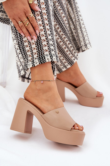 Dames Slippers van ecoleer met hakken en platform kaki kleuren Tamirella