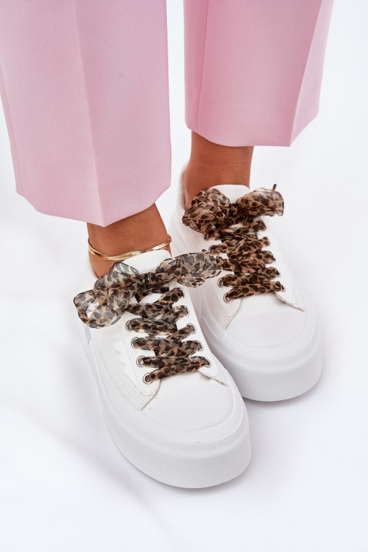 Vrijetijdsschoenen met platform Met sierlijk Vetersluitingm Initte kleur Zidora Vrijetijdsschoenen met platform Met sierlijk Vetersluitingm Initte kleur Zidora