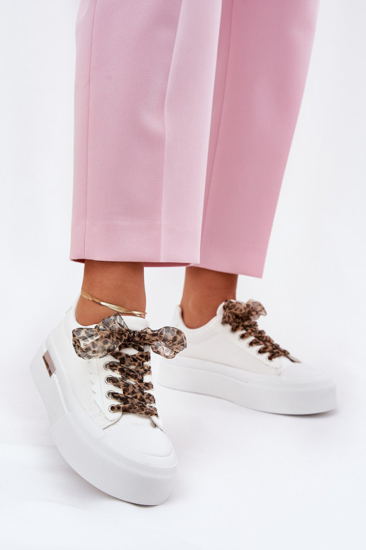 Vrijetijdsschoenen met platform Met sierlijk Vetersluitingm Initte kleur Zidora Vrijetijdsschoenen met platform Met sierlijk Vetersluitingm Initte kleur Zidora