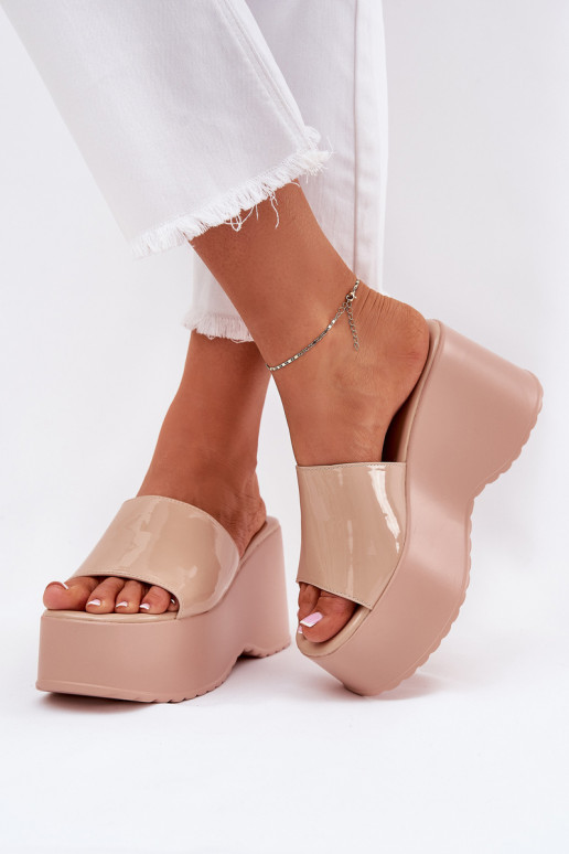 met lak-effect Dames slippers met platform Hoge Hakken zandkleur Nellevia met lak-effect Dames slippers met platform Hoge Hakken zandkleur Nellevia